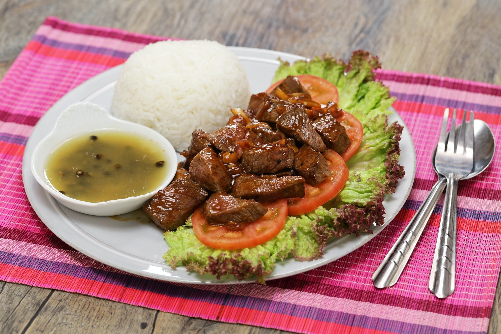beef lok lak, cambodian national dish
